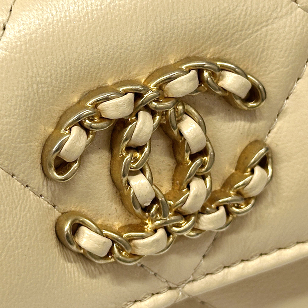 CHANEL Cream Lambskin Leather Logo Wallet - Picture 11 of 12